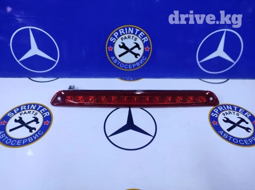 Другой вид стоп-сигнала Mercedes-Benz