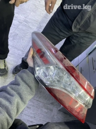 Задний левый стоп-сигнал Toyota