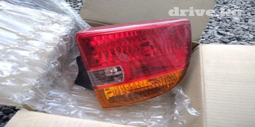 Задний правый стоп-сигнал Toyota 2002 г., Новый, Оригинал, Япония
