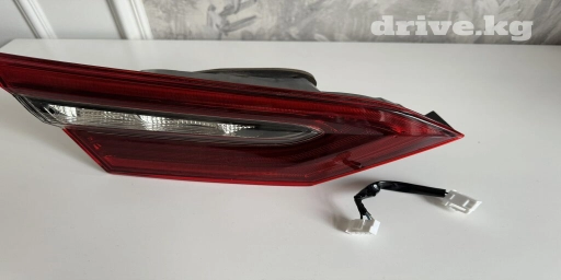 Задний левый стоп-сигнал Toyota 2022 г., Б/у, Аналог, ОАЭ
