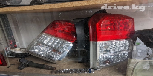 Тойота 4 ранер 2010 год задний фонарь стоп