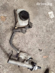 Главный тормозной цилиндр Toyota Wish ZNE10 1ZZ-FE 2003 (б/у)