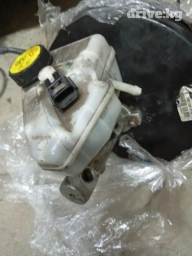 Главный тормозной цилиндр с вакуумным усилителем