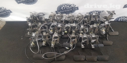 Продается педаль тормоза Педаль ручного тормоза . Педаль ручника