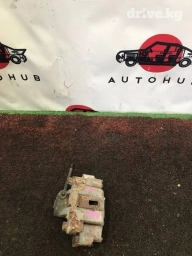 Задний левый суппорт Toyota