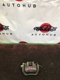 Задний правый суппорт Toyota