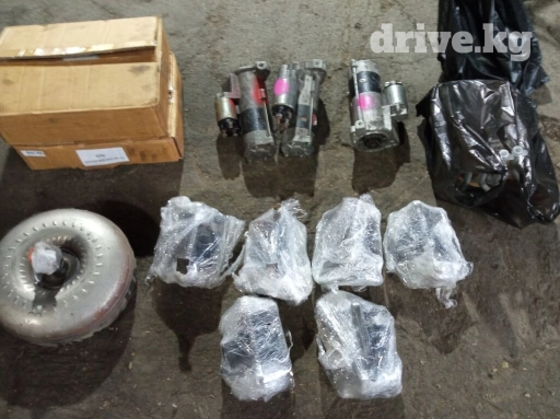 Задние суппорта на дэлику Паджеро и Монтеро спорт привозные