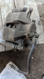 Передний правый суппорт Toyota 2003 г., Б/у, Оригинал, Япония