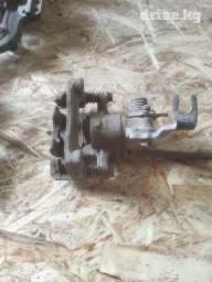 Задний правый суппорт Nissan 2000 г., Б/у, Оригинал, Япония