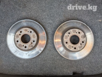 Предний тормозной диск Honda 2004 г., Б/у, Оригинал