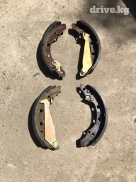 Комплект тормозных колодок Volkswagen 1993 г., Новый, Аналог, Китай