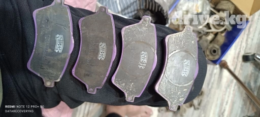 Комплект тормозных колодок Land Rover 2001 г., Новый, Оригинал