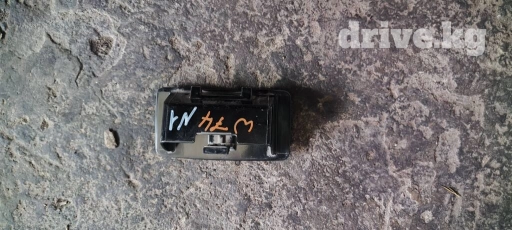 Mitsubishi Pajero 3 W74 пепельница, Митсубиси Паджеро 3 В74 пепельница