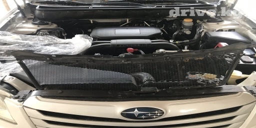 Продается решетка радиатора на Субару аутбэк, легаси японец поколение