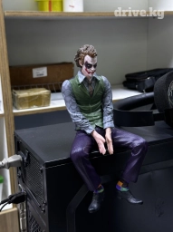 В наличии фигурка джокер 
На авто 
Цена 1000 сом