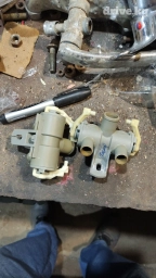 Запчасти 123 и 126 Мерседес кран печки с японии.также запчасти в