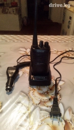 Рация в отличном состоянииесть зарядка и от прикуривателя и от