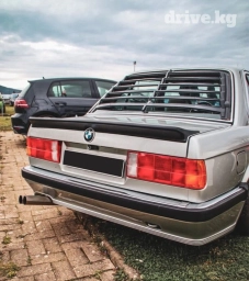 Продаю Люверс не лепка ( жалюзи заднего лобового ) для BMW E30 и т.д