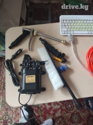 Продам автомойка работает от прикуривателя новая . в комплекте насос