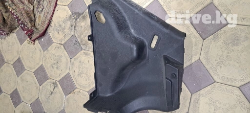 Продаеться боковые пластики салона Спарк в комплекте. правая фара кио