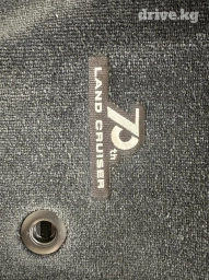 Продаю полики на тойоту 300 цена 20т сом