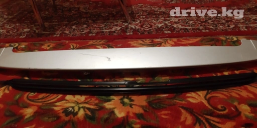 Продаю решётку на Тойота Виш 1000сом
Тел 0