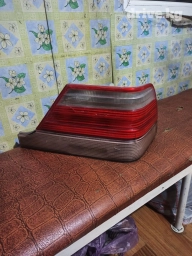 Продаю правый задний плафон на Мерседес w140 в хорошем состоянии