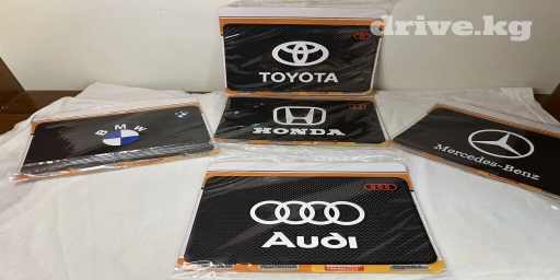 Накидка на панель BMW, цвет - Черный, Новый, Самовывоз, Платная доставка