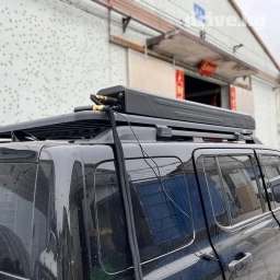 Кемпинговый душ автомобильный. Предназначен для установки на крыше