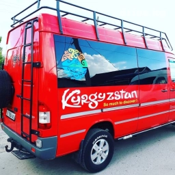 Наклейки на авто