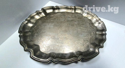Поднос Мельхиор(Канада)с гравировкой, на ножках, длина 37см, ширина