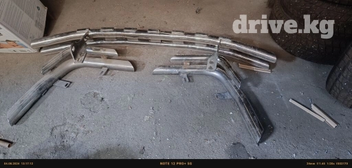 Защитная дуга для Toyota Land Cruiser 200 — это аксессуар, который