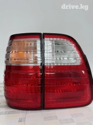 Плафоны на LX-470 задние пара 5000 сом Без трещин и сколов Решетка