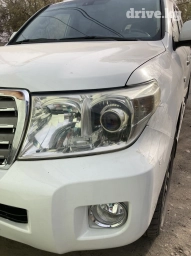 Ассаламу Алейкум Всем! Установили Bi Led Линзы на Toyota 200 поменяли