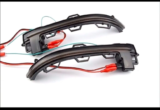 Продаю бегающие поворотники в зеркала на БМВ в кузове G 05 X5 G07 X7