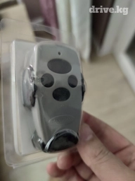 Продаю новый универсальный пульт от ворот и от шлагбаума, с