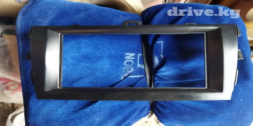 Переходная рамка на 2 дин магнитолу Toyota Corolla 2011год. В отличном