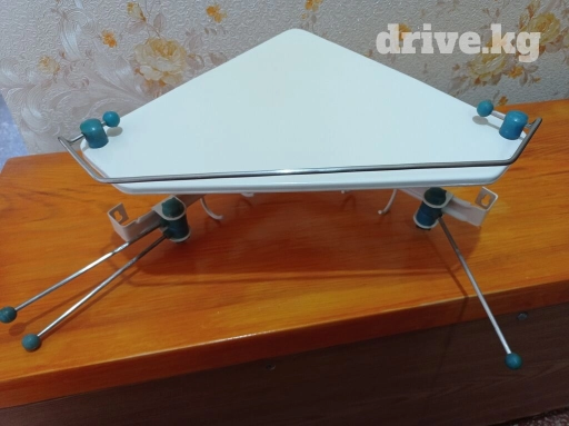 Полка угловая для ванны кухни туалета про-во СССР,стул детский-700