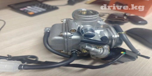 Продаётся Карбюраторы Цена 2500.сом Кран бака Цена:250сом Свеча