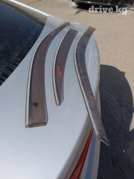 Продаю ветровики на Тойоту виндом 30 кузов только три штуки, кто ищет