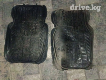 Коврики на Ipsum три ряда состояние новые, на фото пыльные помыть