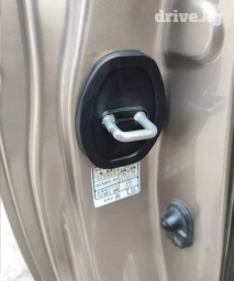 Уплотнитель для двери для всех авто звук будет глухой и приятный по