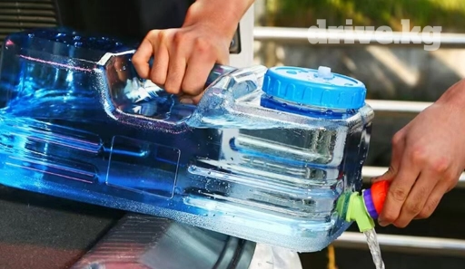 Авто канистрауниверсальнаяможно использовать в путешествие как