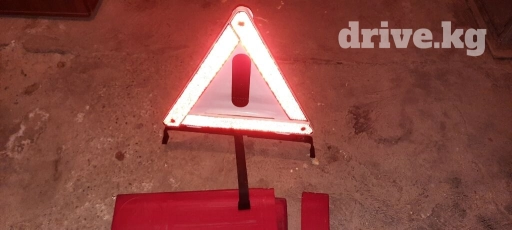 Прадаю.авариный стоп знак новий