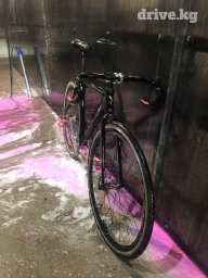 Фикс в отличном состоянии,сзади есть фонарь при торможении светиться