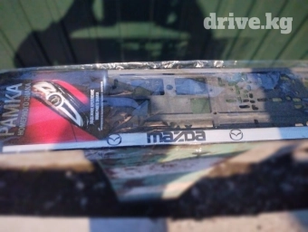 Рамка номерного знакана машину mazda
