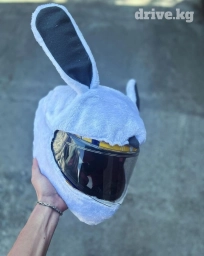 Мягкий, пушистый чехол на шлем. Чехол легко надевается на любой шлем и