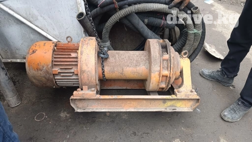 Продается лебедка с грузоподъёмностью 3 тонны, мощность двигателя 7,5