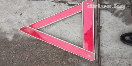 Опознавательный знак для грузовых и легковых автомобилей