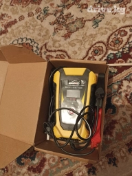 Зарядное устройство для аккумулятора.
Новое в коробке. цена 1200сом